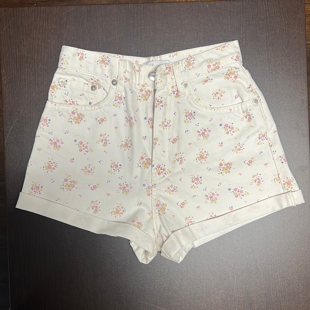 ZARA - Floral jean shorts